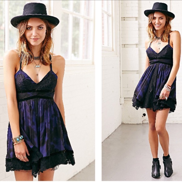 Ecote Dresses & Skirts - Ecote Smokey Lace Babydoll Dress (M)